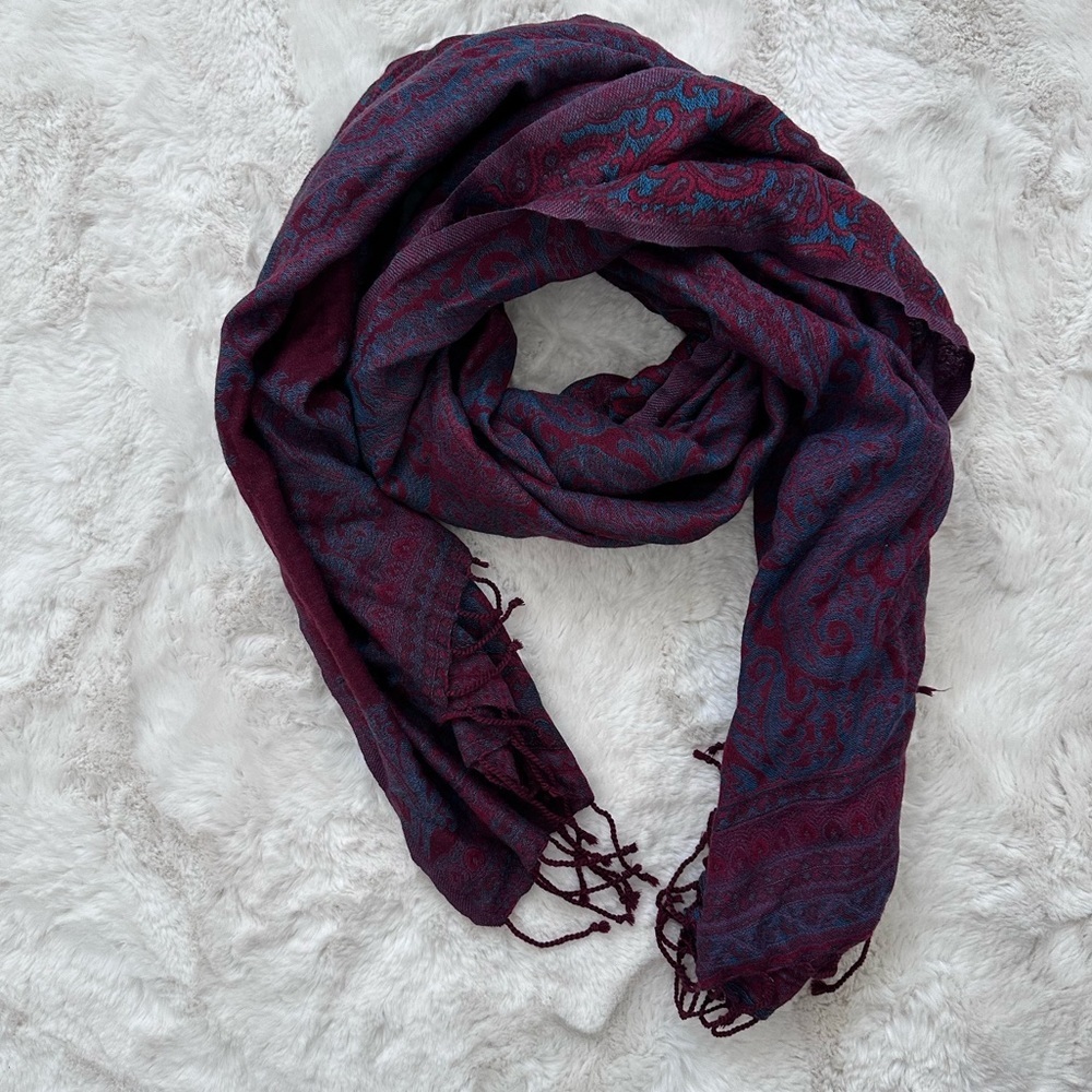 Large Scarf - Picture 3 of 8